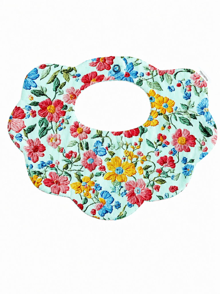 Daisy floral scalloped cotton baby bib by Rudy & Co